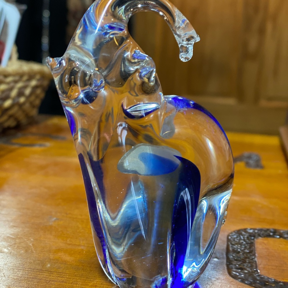 Murano Glass Elephant Figurine, Made in Italy, 4” tall - Picture 1 of 5